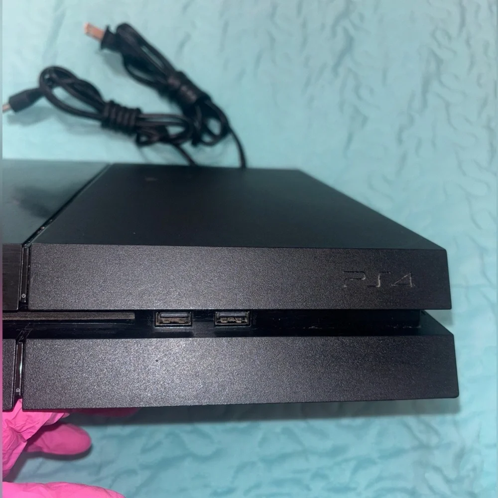 Sony PS4 Gaming Console in Black